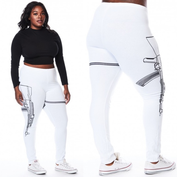 1x-3x New Plus Size Gun Leggings - Picture 2 of 7